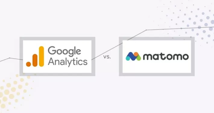 Logos Google Analytics und Matomo auf farbigem Hintergrund